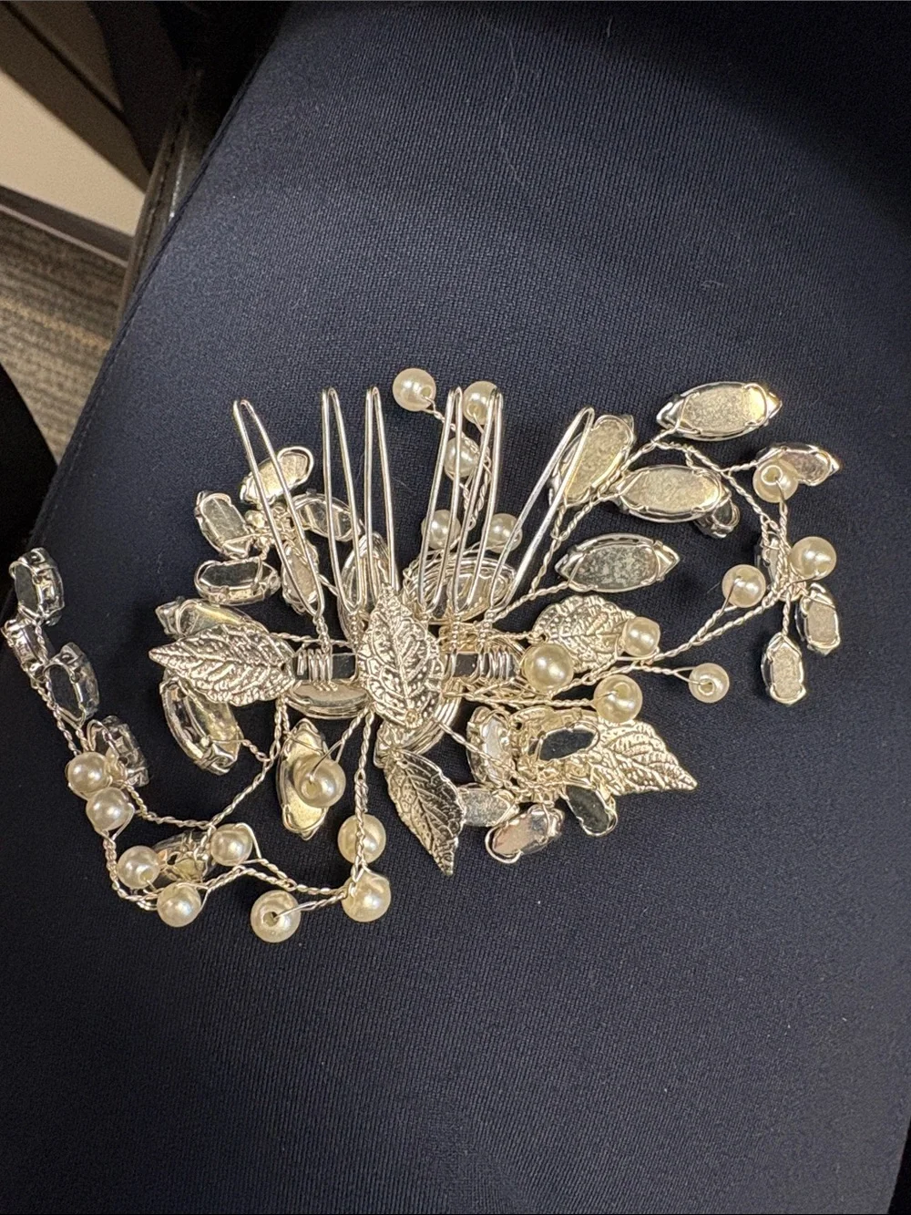 Elegant Blue Crystal Floral Hair Comb with Pearls